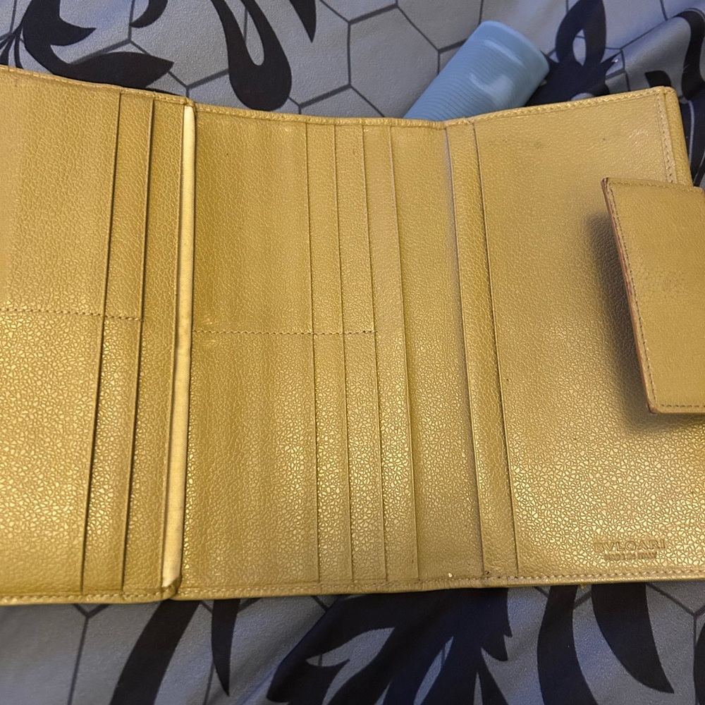 BVLGARI wallet